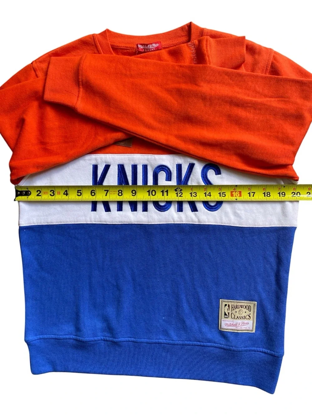 NWT Mitchell & Ness NY Knicks Crewneck Sweatshirt Womens M Hardwood Classic
